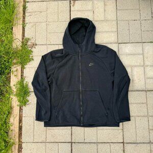 Black Nike tech hoodie